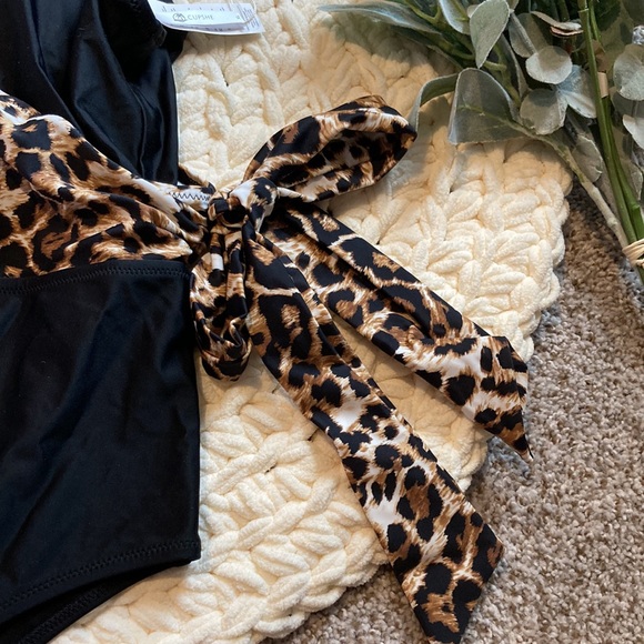 NWT Cupshe one piece leopard swimsuit - Picture 5 of 13
